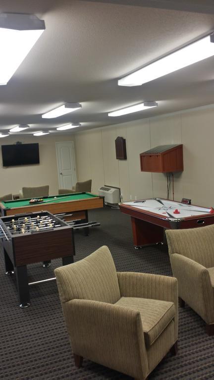 Instalodge Hotel And Suites Karnes City Dış mekan fotoğraf